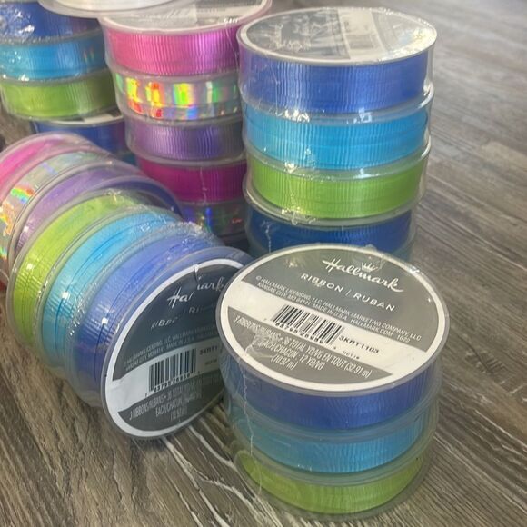 Large Craft lot of New Ribon Rolls (31) perfect for gift wrapping scrapbooking - Picture 3 of 8